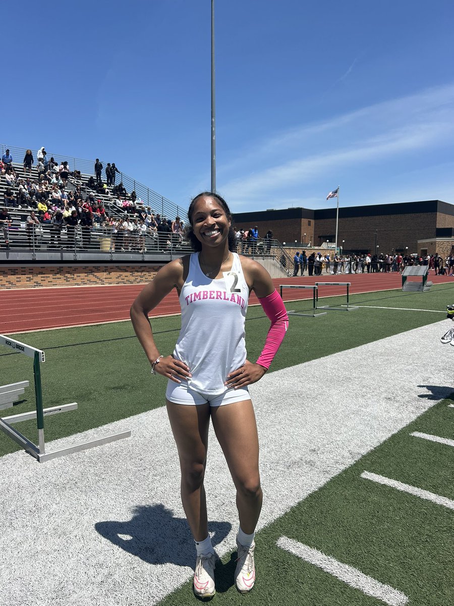 On to state 100h and 100. Crushed the school record with a time of 11.86s. Way to go Alexa Adams!