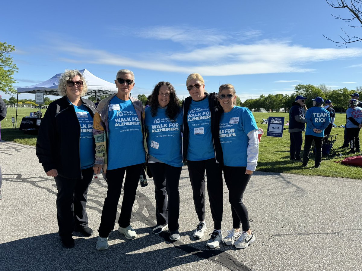 AM800CKLW's tweet photo. Beautiful day for a great cause! ☀️ Big thank you to everyone who came out and participated in the #IGWalkforAlz!
These funds help support those living with Alzheimer’s and other forms of dementia! https://t.co/KeUQpnakUO