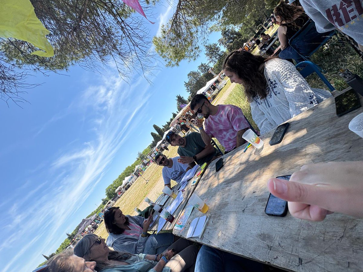 Le WAT en réunion de travail sur le Waya festival ou comment allier travail et plaisir chez un festival ami.
#culture #montpellier #festival #benevolat