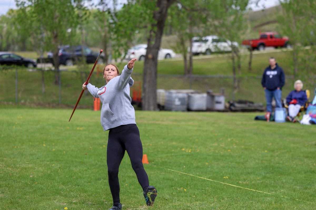 JAZZLYN DINTELMAN!
Sets a new PR in the Javelin and moves up to place 7th!