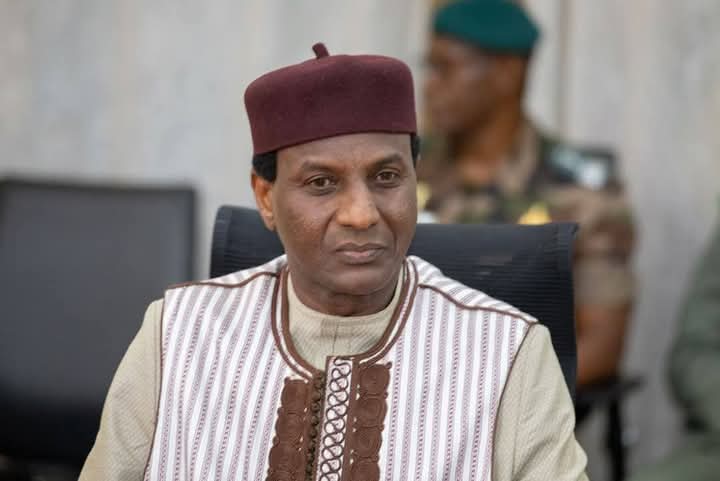 #AESinfo | #Mali 🇲🇱 🤝🏿🇳🇪#Niger 
RENFORCEMENT DE L'AES : LES PREMIERS MINISTRES DU MALI ET DU NIGER PRÉPARENT L'AVENIR COMMUN !

Une séance de travail cruciale s'est tenue cet après-midi à la Primature, réunissant le Général de Division Abdoulaye Maïga, Premier ministre de la