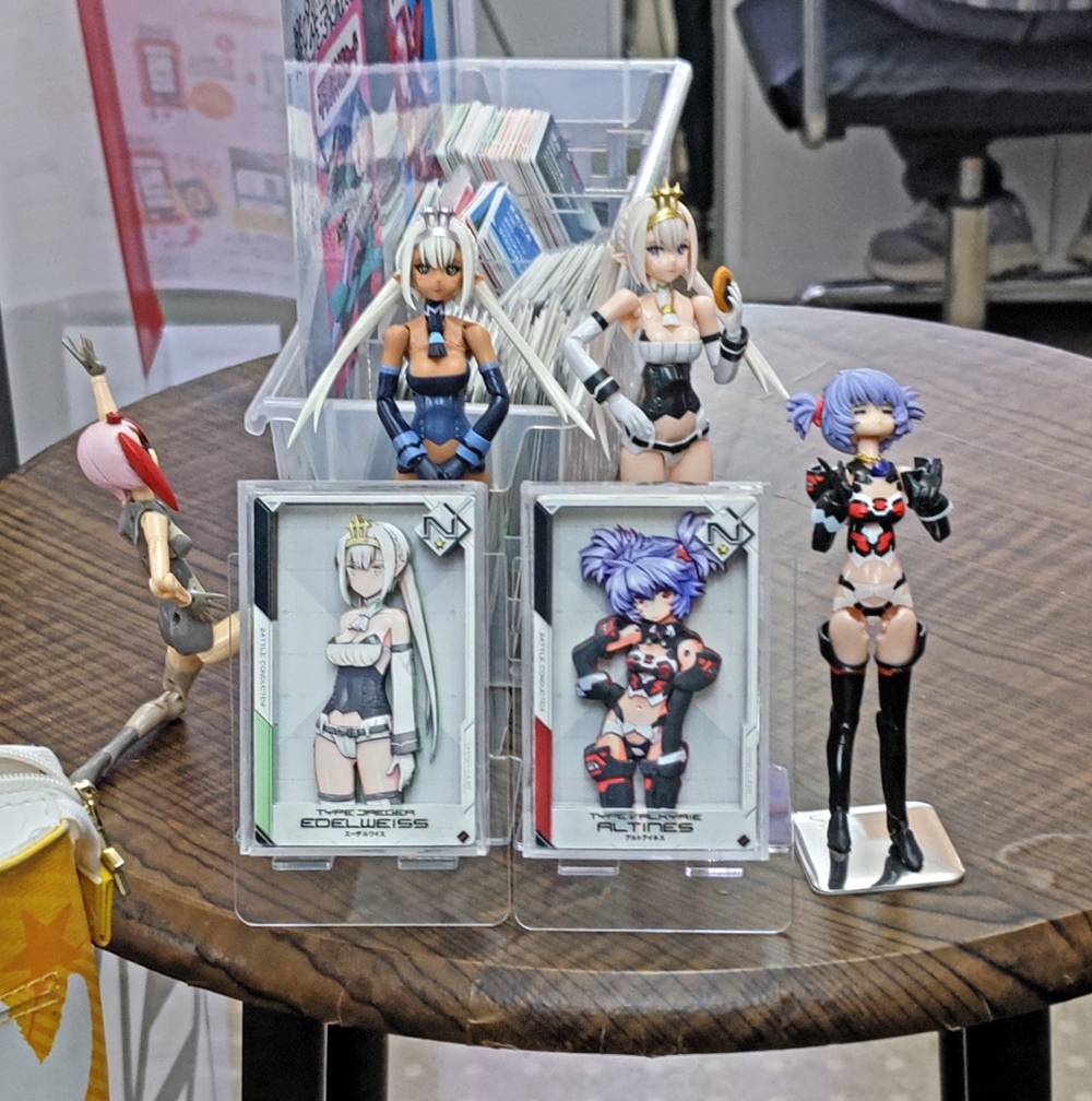 uirohi's tweet photo. 今日はフェリシダの最後のバトコン交流会に行ってきました!
現地で���ったみなさんありがとね!
人も神姫もいっぱいで盛り上がってたなぁ。

ジェムバトル久々すぎて、ガードの仕方忘れてた。
最近レイドしかやってなかったからなあ。
#バトコン #フェリシダ https://t.co/gC4YciMviF
