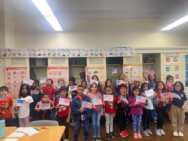 BBOED SocialStudies (@bpshistorydept1) on Twitter photo Miss Spann's first grade students made American flags in honor of Memorial Day! #thehomeofthebrave <a href="/BayonneBOE/">BayonneBOE</a> Miss Spann's first grade students made American flags in honor of Memorial Day! #thehomeofthebrave <a href="/BayonneBOE/">BayonneBOE</a>