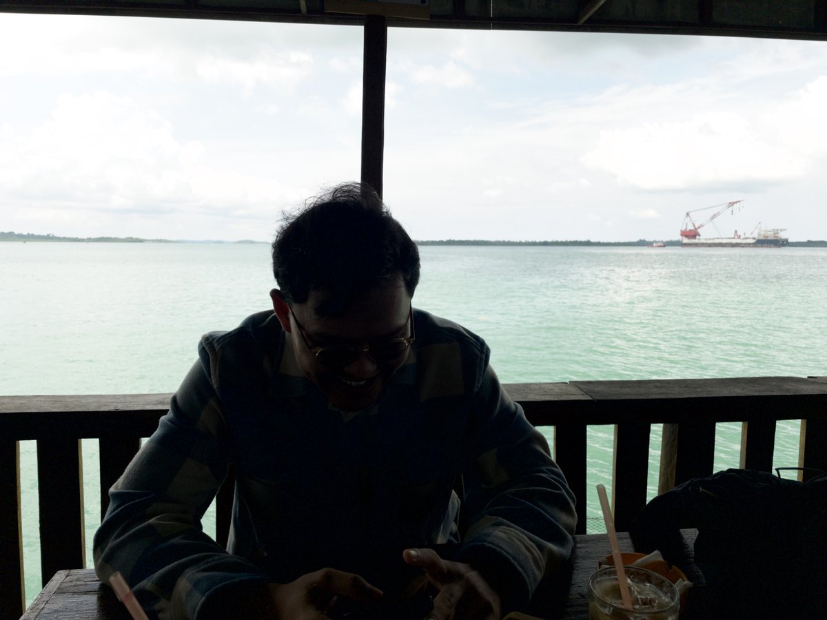 draftme_____'s tweet image. matching outfit yang tida disengaja