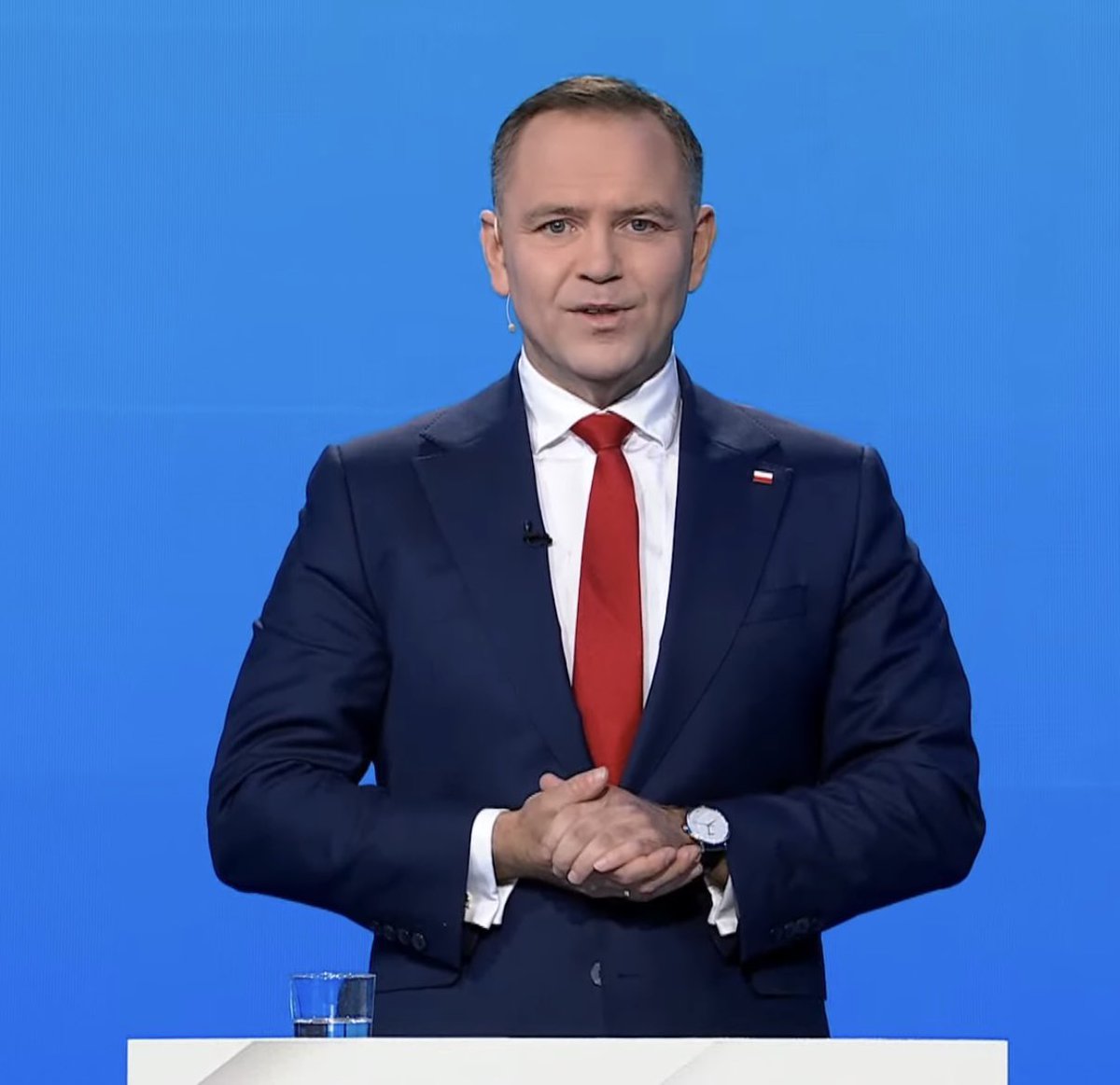 mazvrek's tweet photo. ja krzycząc UNO z 20 kartami w dupie https://t.co/Ye16fQC5Vl