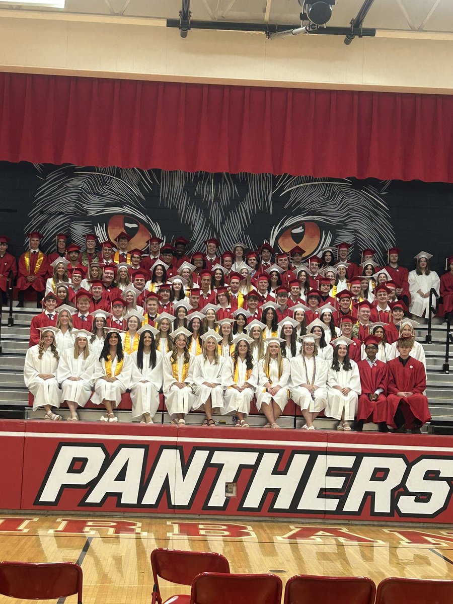 The class of 2025 is ready to go! #ForFairbanks #Classof2025