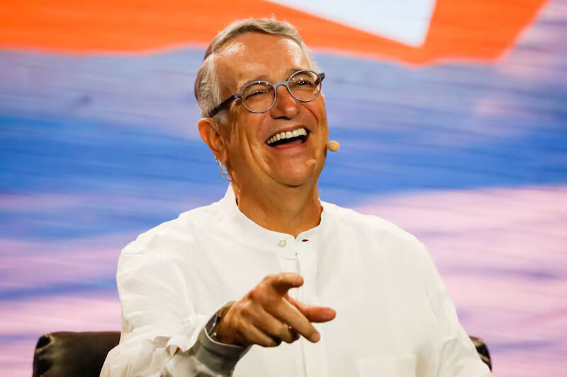 🚨 BREAKING: Ricardo Salinas, il terzo uomo più ricco del Messico, annuncia l'uscita di "The Bitcoin Enlightenment" il 27 maggio!