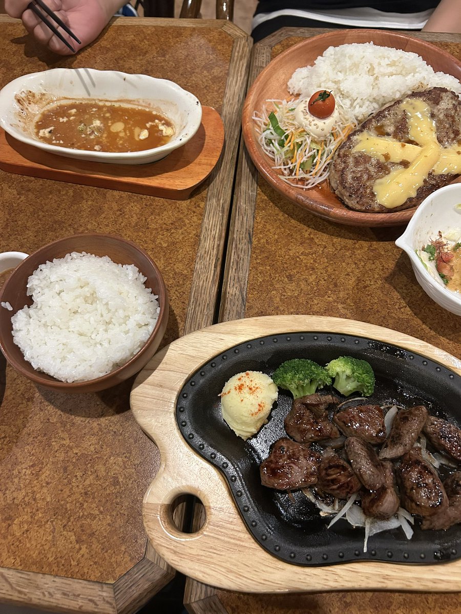 ライブ後のびくドーーーーーーーン🍽️