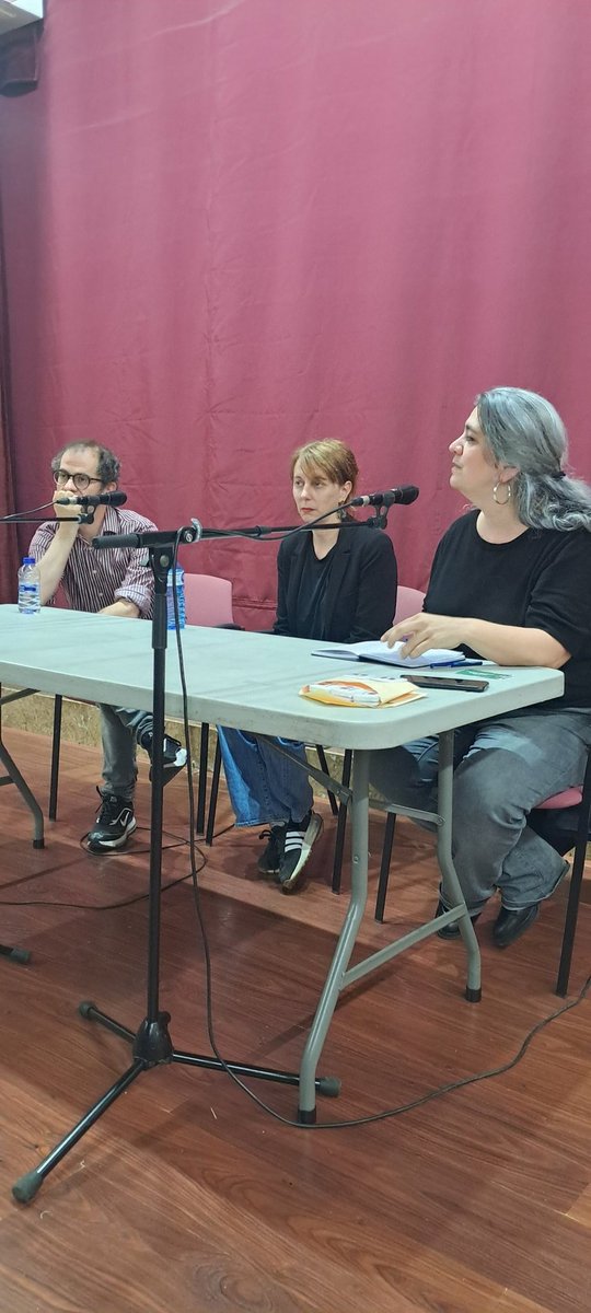 PERE PÈRIES (@pereperies) on Twitter photo Aquí, xerrant sobre tot aquest teatre de la dramatúrgia, la direcció i la crítica, amb gent que hi toca... i que la toca bé. ♥️🎭
<a href="/szpunberg/">Victoria Szpunberg</a>
<a href="/llatzer_garcia/">Llàtzer Garcia</a>
<a href="/PrietoNadal/">Ana Prieto Nadal</a>
<a href="/Recomana_/">Recomana.cat</a>
<a href="/SGAEAAEE/">SGAE Artes Escénicas</a> Aquí, xerrant sobre tot aquest teatre de la dramatúrgia, la direcció i la crítica, amb gent que hi toca... i que la toca bé. ♥️🎭
<a href="/szpunberg/">Victoria Szpunberg</a>
<a href="/llatzer_garcia/">Llàtzer Garcia</a>
<a href="/PrietoNadal/">Ana Prieto Nadal</a>
<a href="/Recomana_/">Recomana.cat</a>
<a href="/SGAEAAEE/">SGAE Artes Escénicas</a>