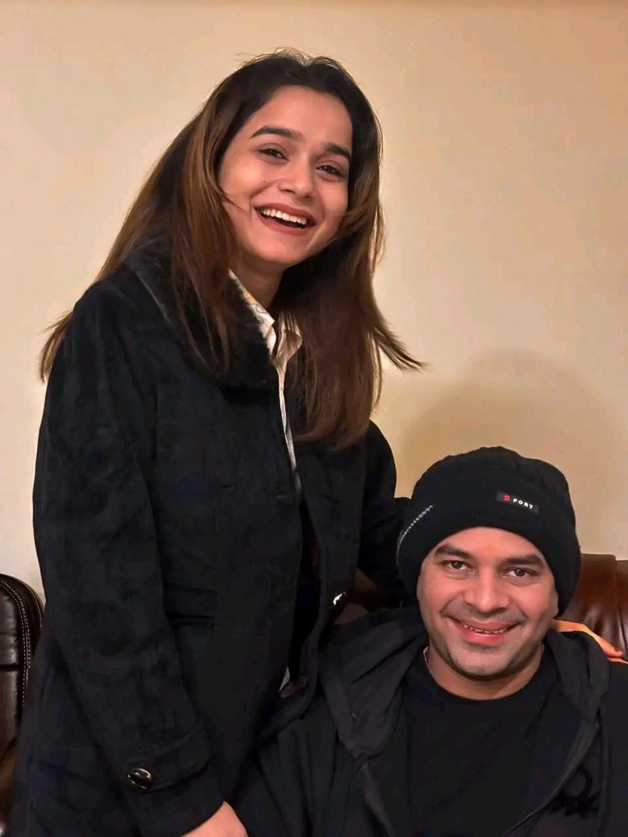 जैसा कि आप बता रहे हैं, 12 साल से आपका इस लड़की से रिलेशनशिप है. 

फिर आपने 2018 में ऐश्वर्या से विवाह कर उसकी जिंदगी खराब क्यों कि ?

इसका जबाब आप ही को देना है. आप खुद अपनी नेगेटिव इमेज के लिए जिम्मेदार हैं.

लालू प्रसाद यादव जी ने काफी सोच समझकर तेजस्वी यादव को RJD का