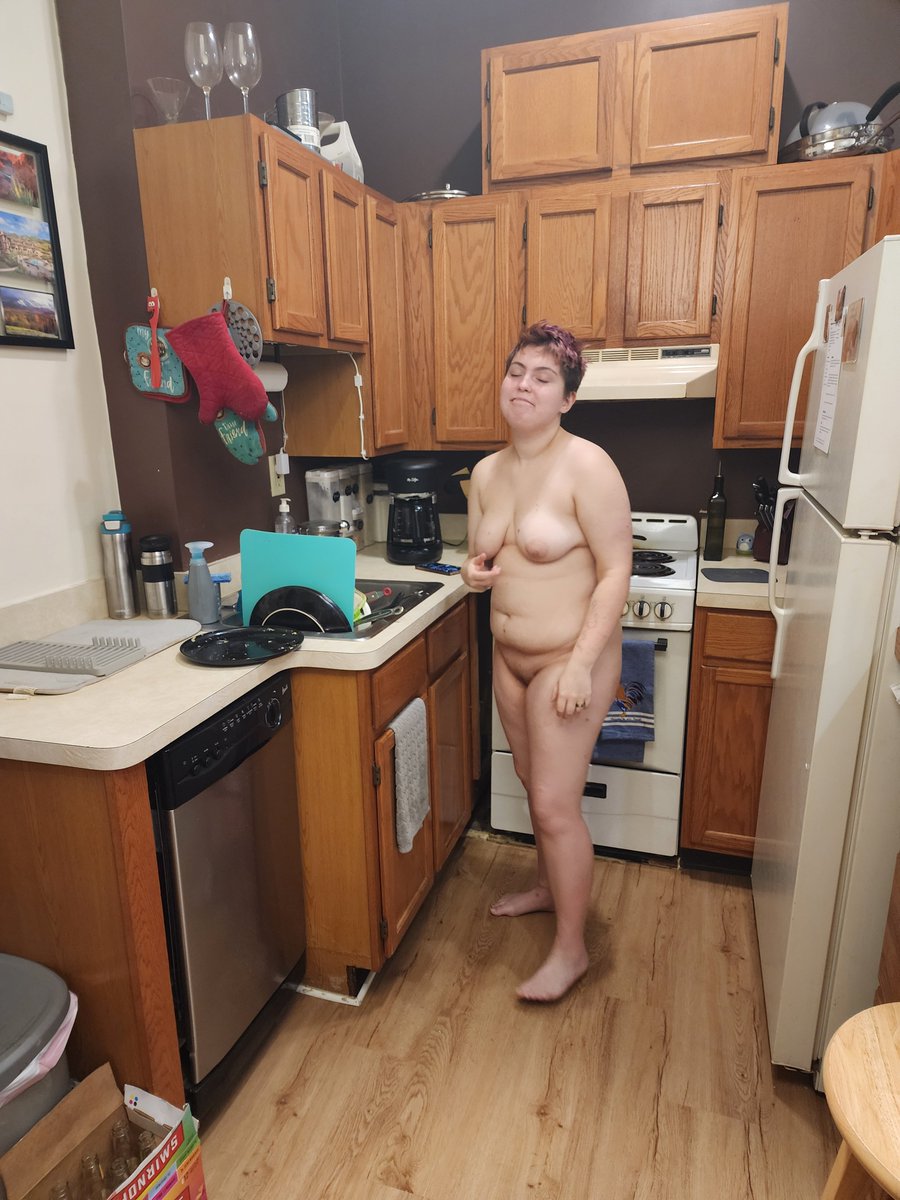 🍳 Barefoot in the Kitchen: Aspen’s Intimate Moments!
There’s something special about Aspen’s time in the kitchen—barefoot, bold, and beautifully real. 🍳✨ Every move she makes feels personal, like she’s inviting you to share a secret moment.

Step into her world and savor every