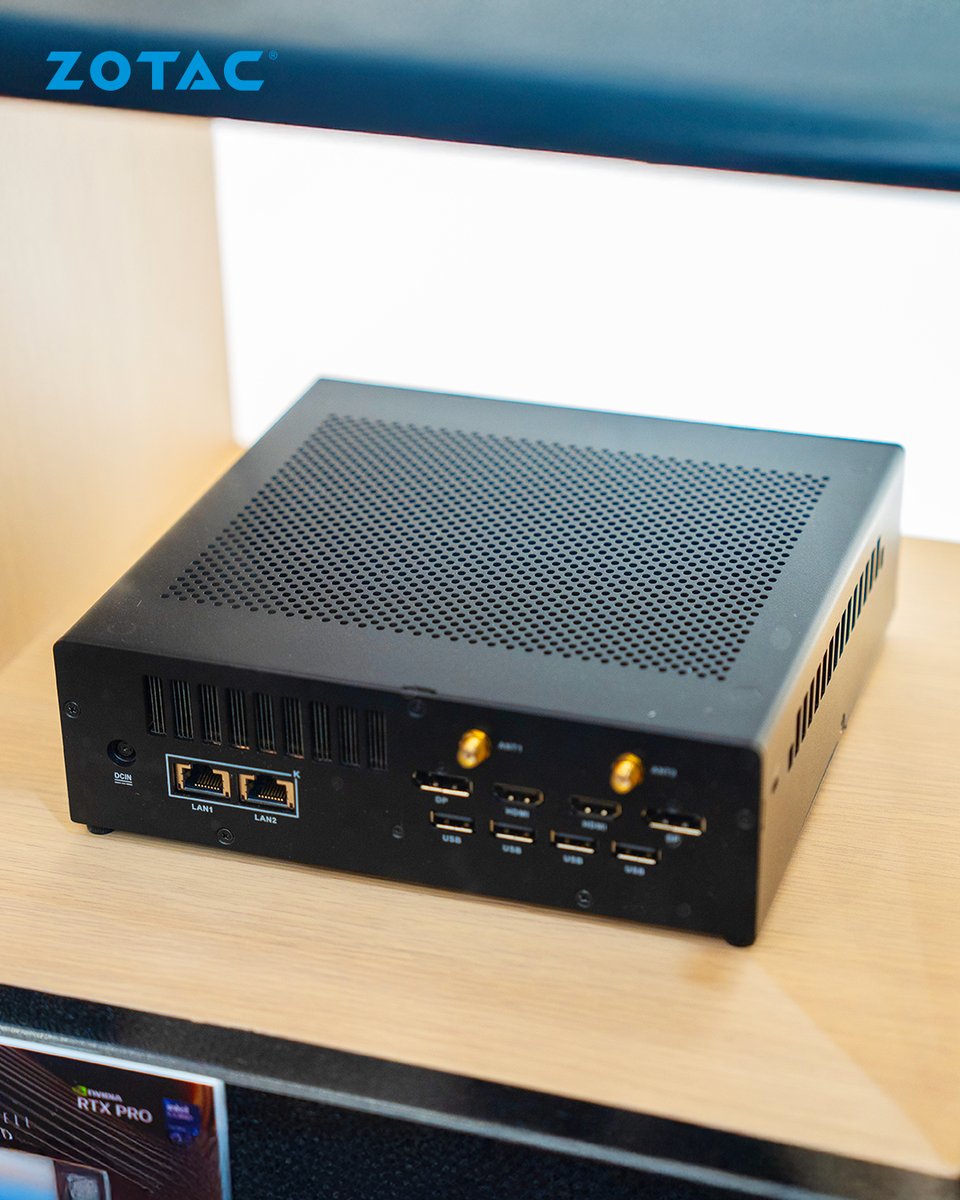 ZOTACFrance's tweet image. 🚀 Dernières nouveautés du #COMPUTEX2025 !

ZOTAC présente les premiers GPUs embarqués NVIDIA RTX PRO™ de la génération Blackwell – conçus pour l&apos;IA avancée et au-delà.

🔹 ZP-RTXPRO-5000-B
🔹 ZP-RTXPRO-4000-B
🔹 ZP-RTXPRO-2000-A
🔹 ZP-RTXPRO-500-A

#ZOTAC #InnovationTech #AI
