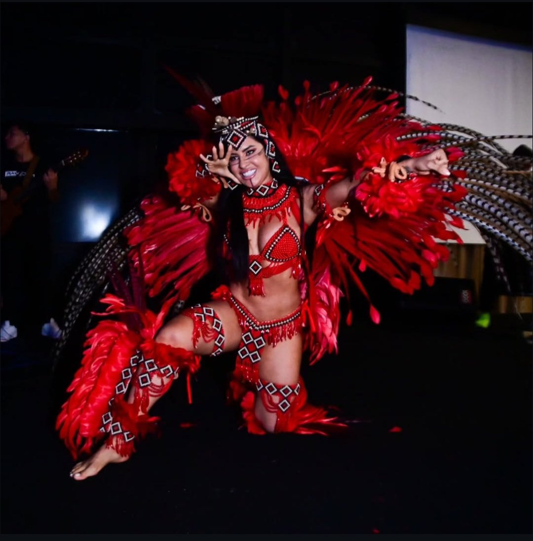 Hoje é o grande dia era apenas um sonho que tava no papel sabe e hoje é a realização dele , quem fala dela é por puro recalque e inveja pq ela não para de Brilhar, continua Brilhando Belle ✨️
#FestivalDaCunhã