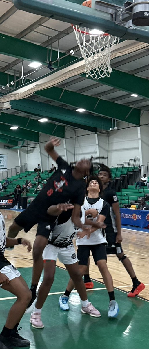Coach_Frank (@norfolkknights) on Twitter photo Team Loaded 757’s Omari Brooks (6’2 2029 Larkspur MS) gets upended on this layup but scores the basket and completes the 3-point play. Quick and rangy, long wingspan, court awareness. He can play, keep an eye on him going forward! #BigShots #VAMemorialWeekend <a href="/BigShotsToday/">Hit The BIG SH🏀TS</a> Team Loaded 757’s Omari Brooks (6’2 2029 Larkspur MS) gets upended on this layup but scores the basket and completes the 3-point play. Quick and rangy, long wingspan, court awareness. He can play, keep an eye on him going forward! #BigShots #VAMemorialWeekend <a href="/BigShotsToday/">Hit The BIG SH🏀TS</a>