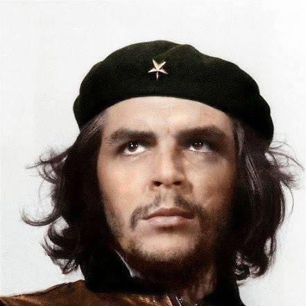 Algunos me escribieron preguntándome sobre el Che Guevara. Hace unos 6 meses escribí este post. Se los vuelvo a compartir. Que lo disfruten.

ERNESTO CHE GUEVARA. NO HÉROE NI COMANDANTE. SOLO ASESINO Y MATÓN

El Che Guevara no fue ningún liberador de Cuba ni de ningún país. Vamos