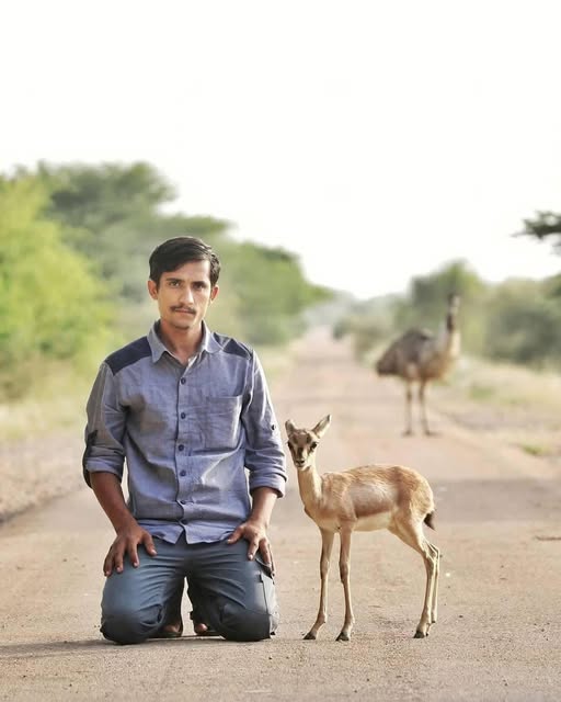 जैसलमेर के लाठी क्षेत्र में हुए भीषण सड़क हादसे में पर्यावरण सरंक्षण के लिए प्रयासरत वन्यजीव प्रेमी श्री राधेश्याम बिश्नोई जी, श्री श्याम बिश्नोई जी, श्री कंवराज सिंह भाटी जी व श्री सुरेन्द्र चौधरी जी के निधन का अत्यंत दुःखद समाचार प्राप्त हुआ।
