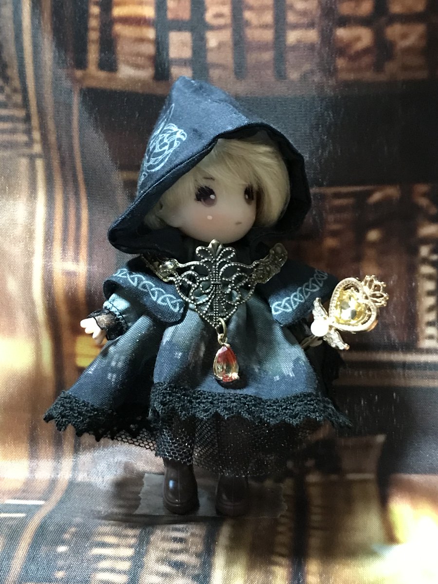 #ドールショウ75 #DS75 
セリアドールボディにカプセルドールの頭をつけてロイヤルガードを着せました。
そして新作”創世の女神”オビツ１１サイズです。
小さいサイズ中心ですが、３階D３５で出店しています。