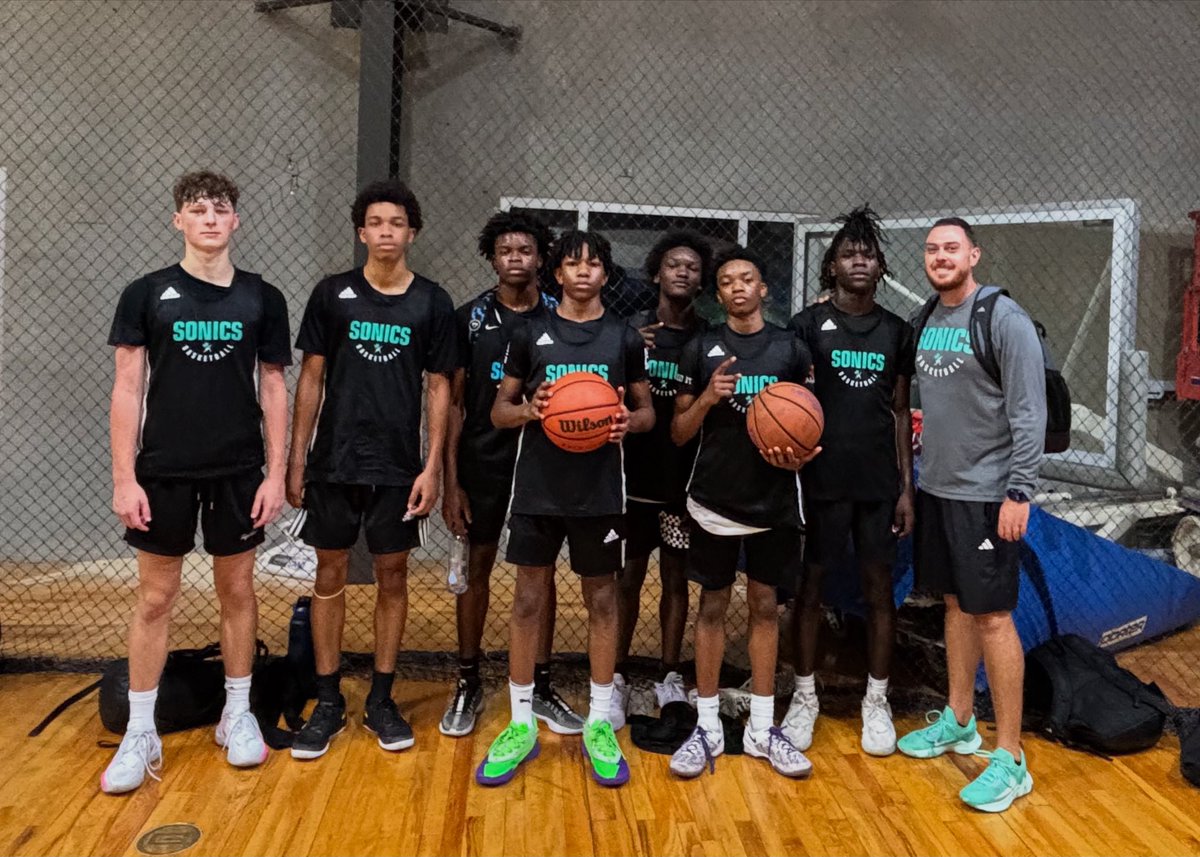 sfsonics's tweet image. South Florida Sonics 16u 1️⃣-0️⃣ in the 🅾️ #SonicGang // #BTA