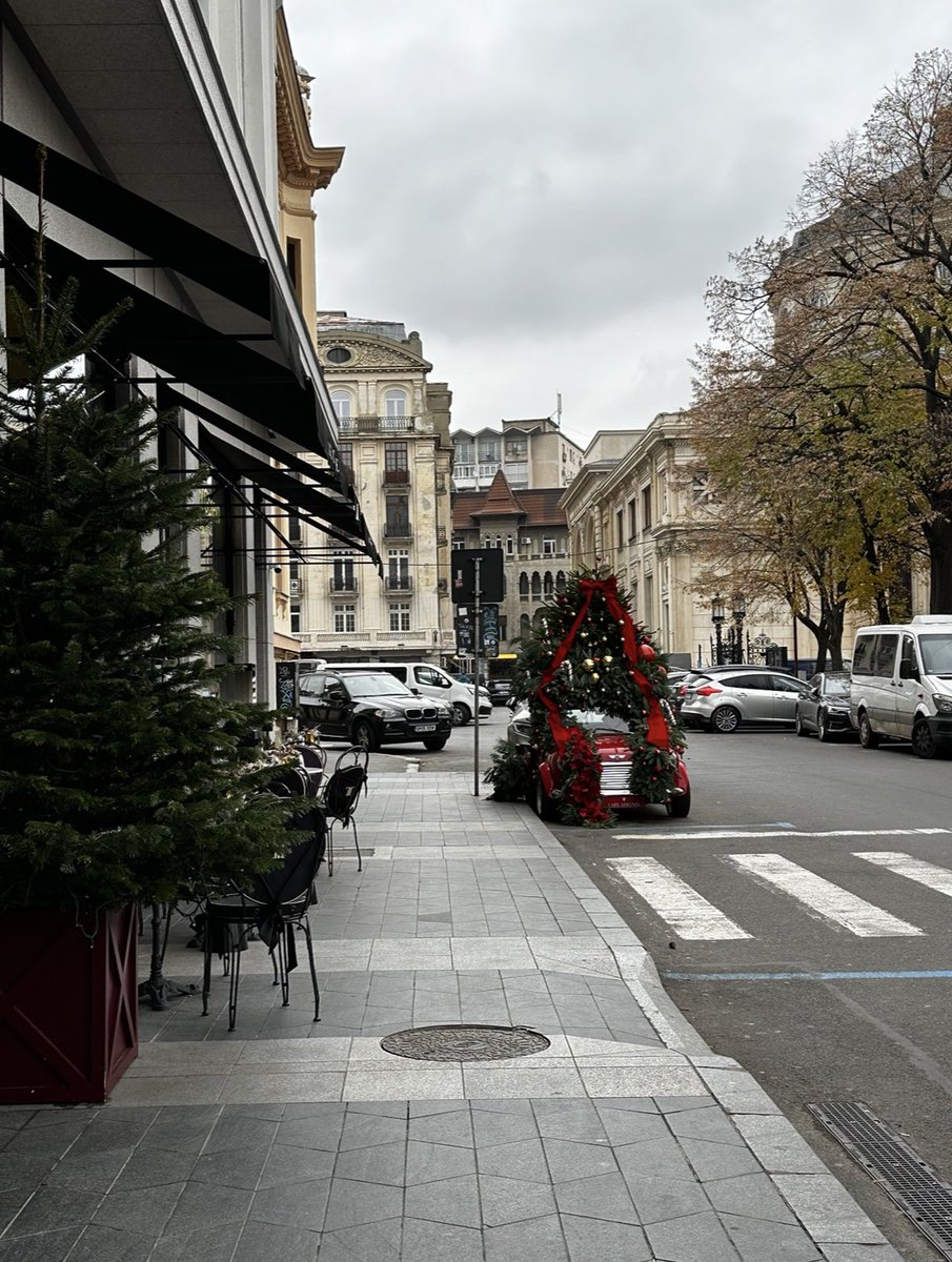 Biannurse's tweet photo. 4 Dec | Bucharest 🇷🇴 https://t.co/5XyeMndmpp