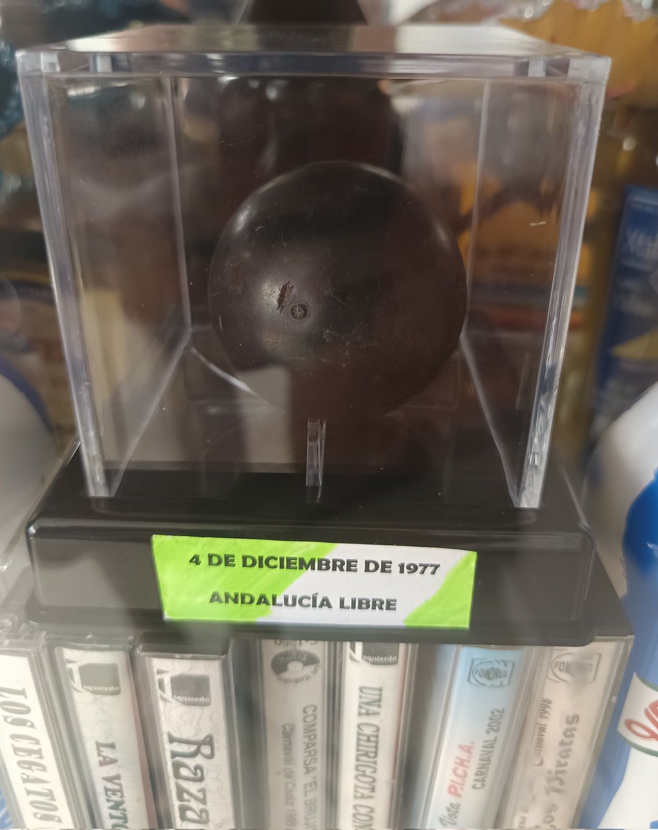 Hay herencias que separan y enfrentan. Luego hay otras herencias que unen y liberan.

Los míos estuvieron oliendo a pólvora en el ojo del huracán del andalucismo y como si de un tesoro se tratara, custodiaban un trozo de historia para mí.

Matria Andalucía 💚🤍💚

#Andalucia