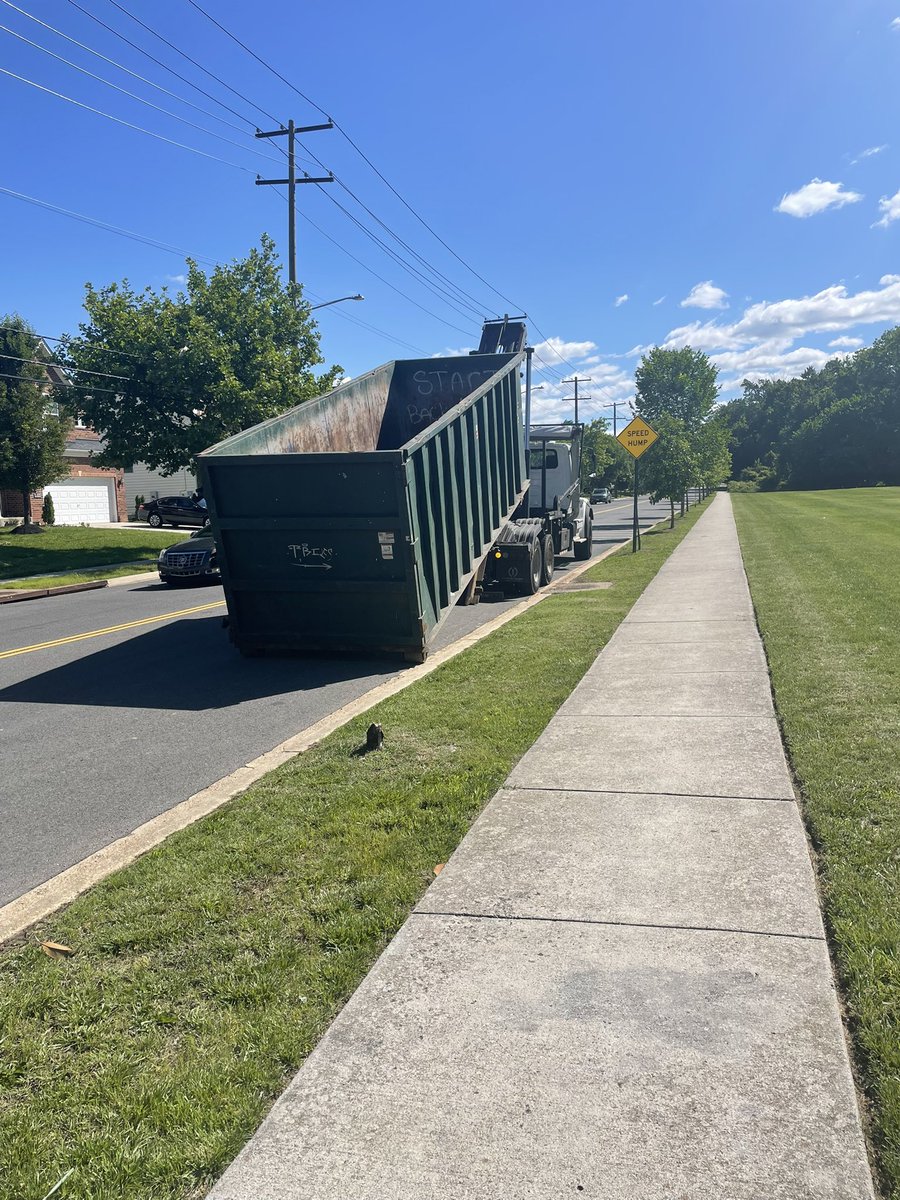 CleanCityDC's tweet image. Good morning Washingtonians. Today is ward 8’s Roll Off Dumpster Day. This morning we are located at 1500 Mississippi Avenue SE. If you have junk or completed your spring cleaning, we’re here for you 🧽 🧹 #TrashfreeDC
@DCMOCRS
cleancity.dc.gov