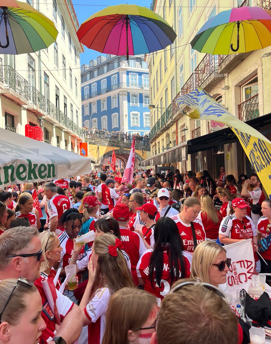 AST_arsenal's tweet image. Atmosphere in Lisbon is 👏🏼👏🏼👏🏼
Come on Arsenal Women!
@ArsenalWFC @ArsenalWomenSC