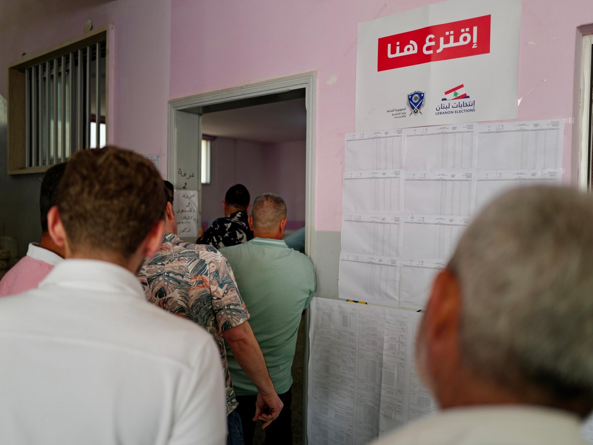 L'Orient-Le Jour (@lorientlejour) on Twitter photo 📸 #Municipales2025 | Dans un bureau de vote de l’école des Soeurs de Saint-Joseph à Tyr, au Liban-Sud.
Photos : <a href="/MatthieuKaram/">Matthieu Karam</a> 📸 #Municipales2025 | Dans un bureau de vote de l’école des Soeurs de Saint-Joseph à Tyr, au Liban-Sud.
Photos : <a href="/MatthieuKaram/">Matthieu Karam</a>