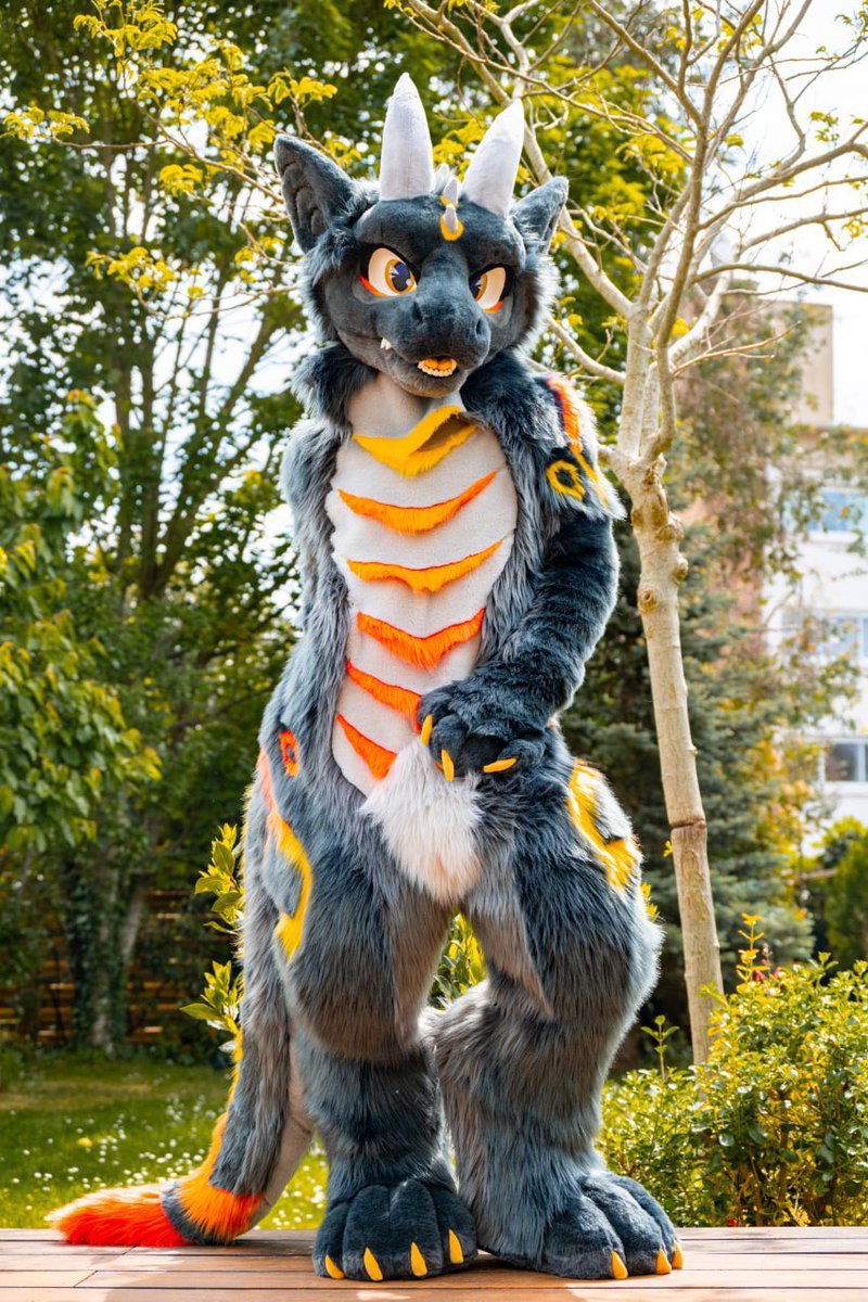 HybridLFursuits's tweet image. Pleasure to show you the finished digi fullsuit of @DergyVai !
Find him at CFz!
