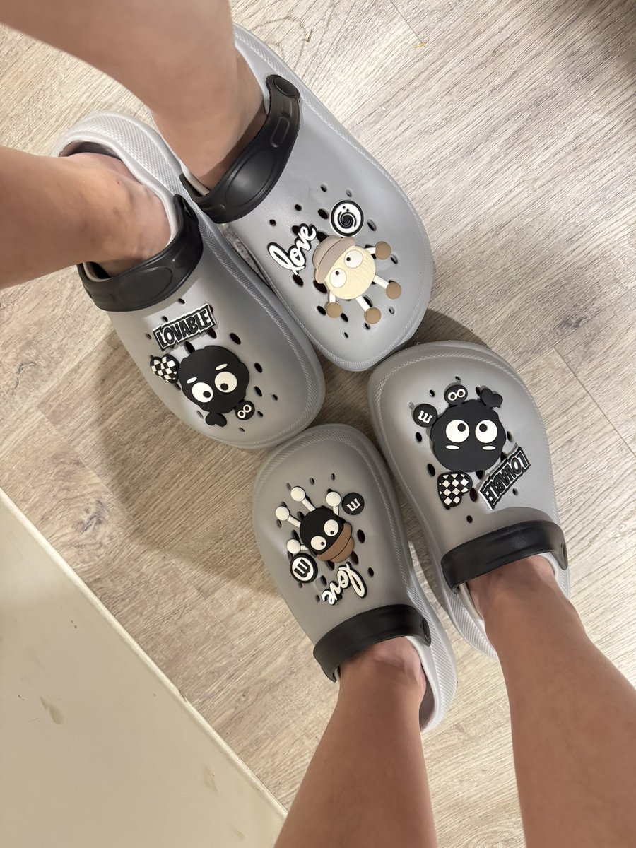 終於跟姐姐有了一樣的鞋鞋❤️
可愛可愛😍