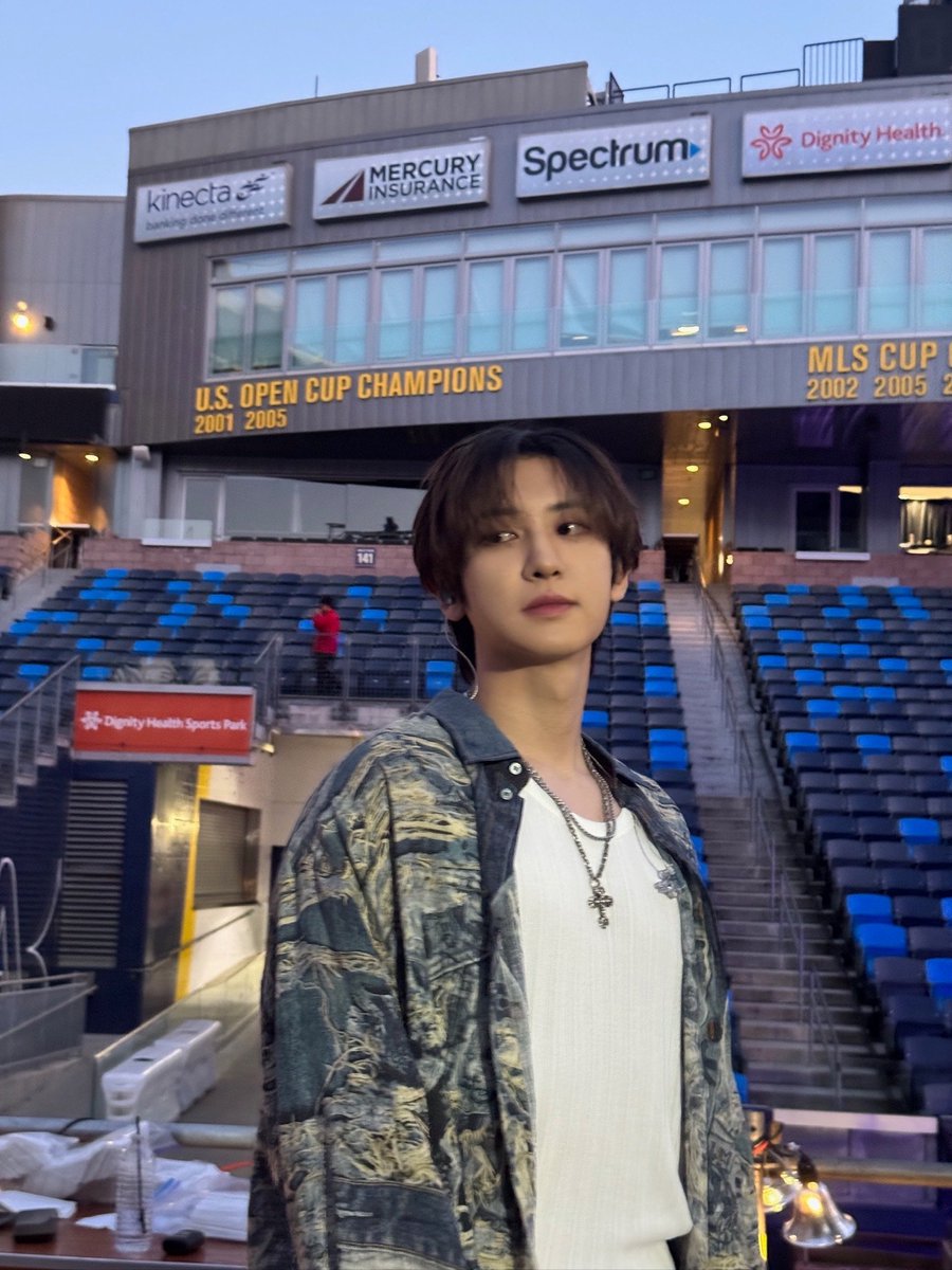 cyhourly's tweet photo. 11:27 π€ #CHANYEOL #μ°¬μ΄ #λ°μ°¬μ΄ https://t.co/6S8wBn8F2s