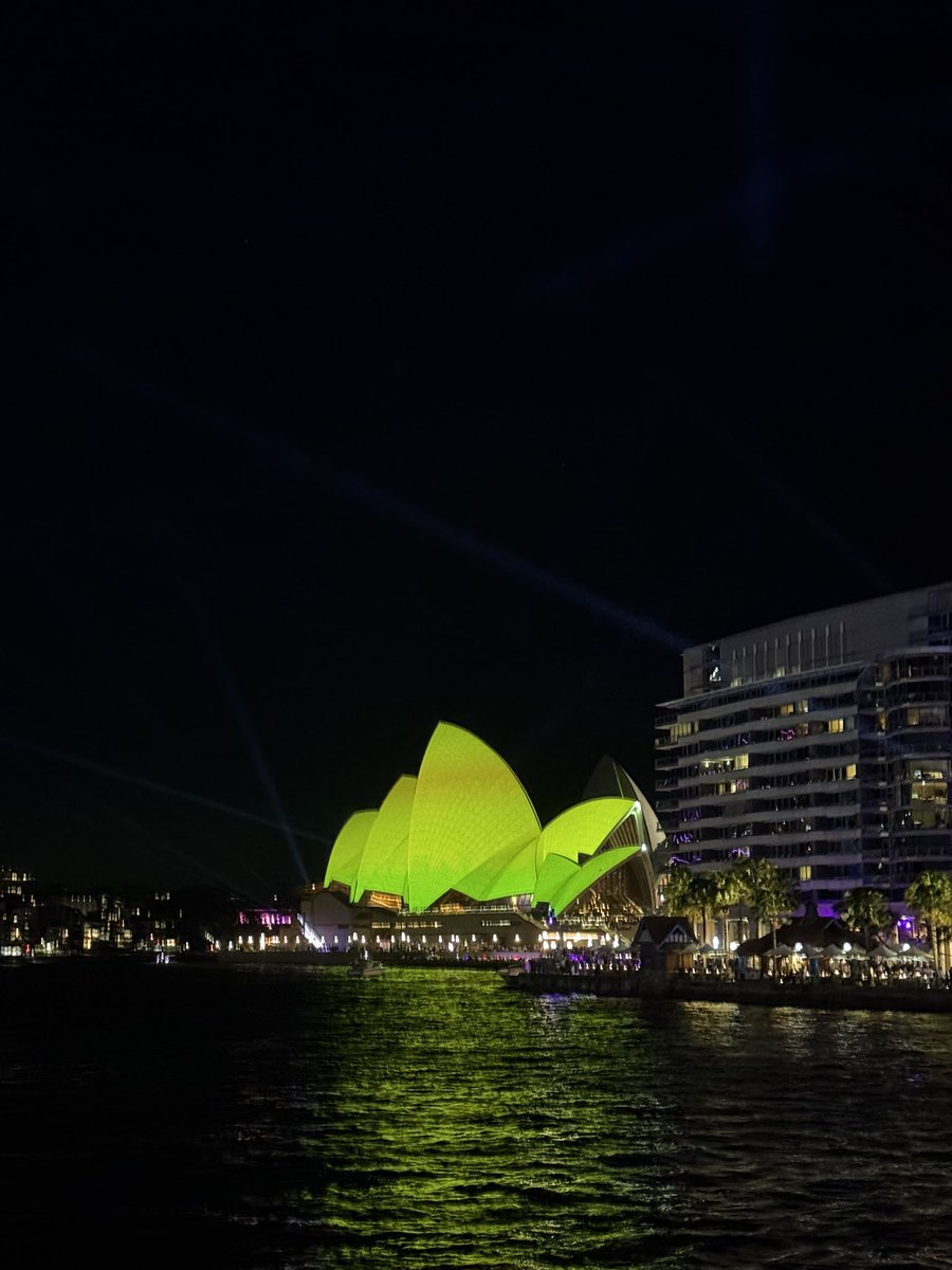 dhruV_icky's tweet photo. Traveled from Melbourne to experience the magic of Vivid Sydney. The city was glowing, the crowds were buzzing—but something was missing. No drone show, no fireworks on Saturday. Felt a bit let down after all the excitement and expectations.Please bring it back. @VividSydney https://t.co/FgWufaD7qW