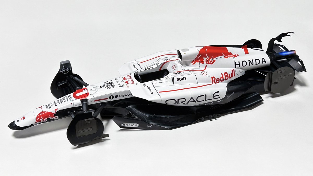 Red Bull RB21 / Japanese GP 2025 Max Verstappen Yuki Tsunoda