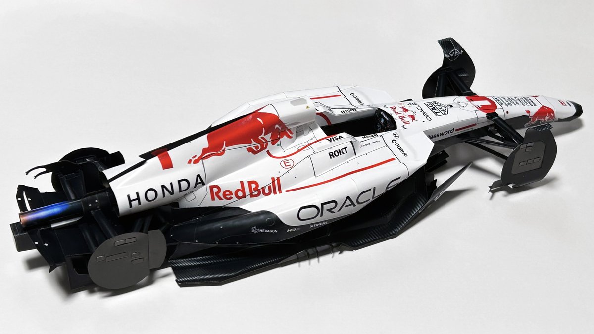 Red Bull RB21 / Japanese GP 2025 Max Verstappen Yuki Tsunoda