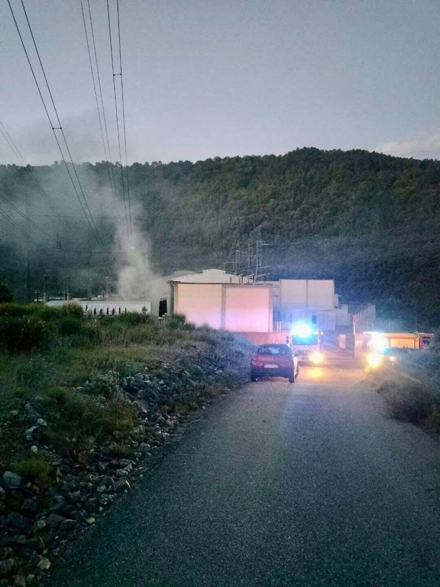 Plus de 160.000 foyers sont privés d'électricité dans l'ouest des Alpes-Maritimes et l'est du Var ce samedi 24 mai. Une panne de courant massive due notamment à des incendies sur le poste électrique à Tanneron.
👉 l.varmatin.com/tVz