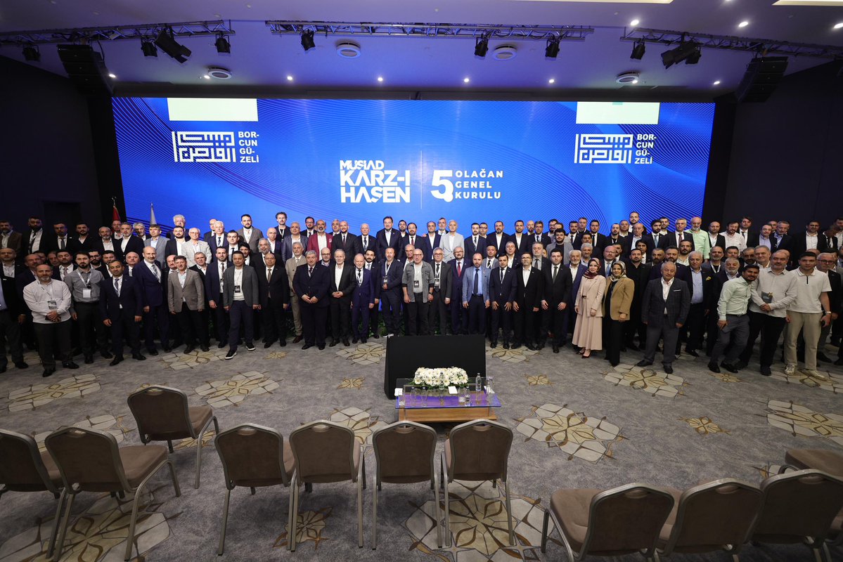 Mahmut Asmalı (@mahmutasmali) on Twitter photo Bugün, bir dönem Başkanlığını da yaptığımız <a href="/MUSIADKarzHasen/">Karz-ı Hasen Sandığı</a> Sandığımızın, 5. Olağan Genel Kurulu’na katıldık.
Tek kanatlı kuş uçmaz, çift kanatlı olmak lazım. Bir tarafınız dünyalık işler için çarparken, öbür kanadın da mutlaka maneviyat için, Allah rızası için; cenneti Bugün, bir dönem Başkanlığını da yaptığımız <a href="/MUSIADKarzHasen/">Karz-ı Hasen Sandığı</a> Sandığımızın, 5. Olağan Genel Kurulu’na katıldık.
Tek kanatlı kuş uçmaz, çift kanatlı olmak lazım. Bir tarafınız dünyalık işler için çarparken, öbür kanadın da mutlaka maneviyat için, Allah rızası için; cenneti