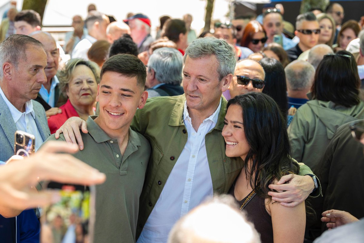 AlfonsoRuedaGal's tweet photo. Galicia abre camiño. Reunímonos hoxe na romaría do Pino para celebrar o que somos: un proxecto unido, con palabra e con rumbo. E imos ao Congreso con forza, porque Galicia necesita un Goberno que acompañe, e iso só pode lideralo @NunezFeijoo https://t.co/l1tXxTW2C7