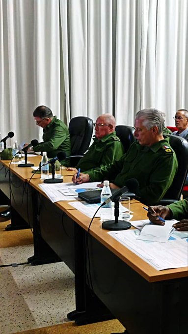 El ejercicio popular para enfrentar  situaciones de desastres, Meteoro 2025, comenzó este sábado en #Cuba,  encabezado por el Presidente del Consejo de Defensa Nacional, <a href="/DiazCanelB/">Miguel Díaz-Canel Bermúdez</a> 
#Cuba
#Meteoro2025
#SanctiSpíritusEnMarcha .