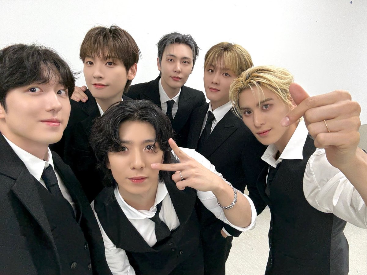 SF9official's tweet image. 오늘 공연 잘 마무리 했어요!!!! 판타지 오늘 와줘서 너무 고마워요 추운데 감기 조심 !!!
#SF9 #CHANI