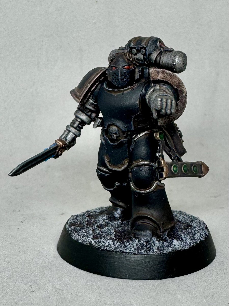 TheLegionofTwo's tweet photo. Blackshield with power weapon complete, went for the idea that he lost both arms at the elbows to an iron warrior at phall. Posted by J #blackshields30k #horusheresy #horusheresy30k https://t.co/N7uCFcVzzA