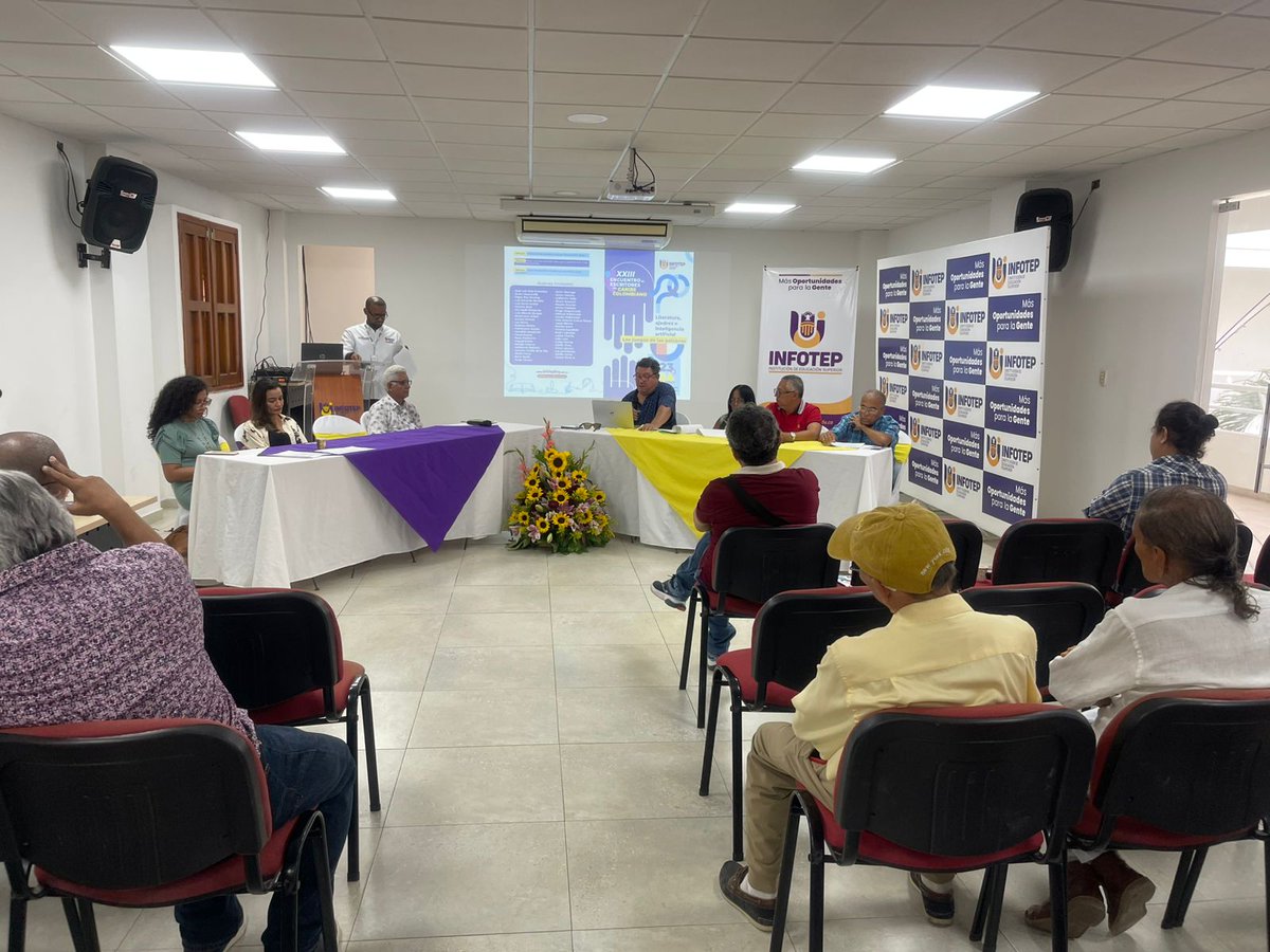 UniCaribe_'s tweet photo. #FlashInfotep 🤳
Iniciamos la segunda jornada del XXIII Encuentro de Escritores del Caribe Colombiano con un recital poético a cargo de varios autores que leen sus obras para el auditorio.
Más adelante, en nuestro auditorio Álvaro Cepeda Samudio, tendremos la charla "Ajedrez e Inteligencia artificial", el conversatorio "Historia del Carnaval en Santa Marta" y la presentación del libro "El plagio y el Derecho de Autor en la música caribeña", entre otros espacios.
La jornada irá hasta el atardecer de este sábado.