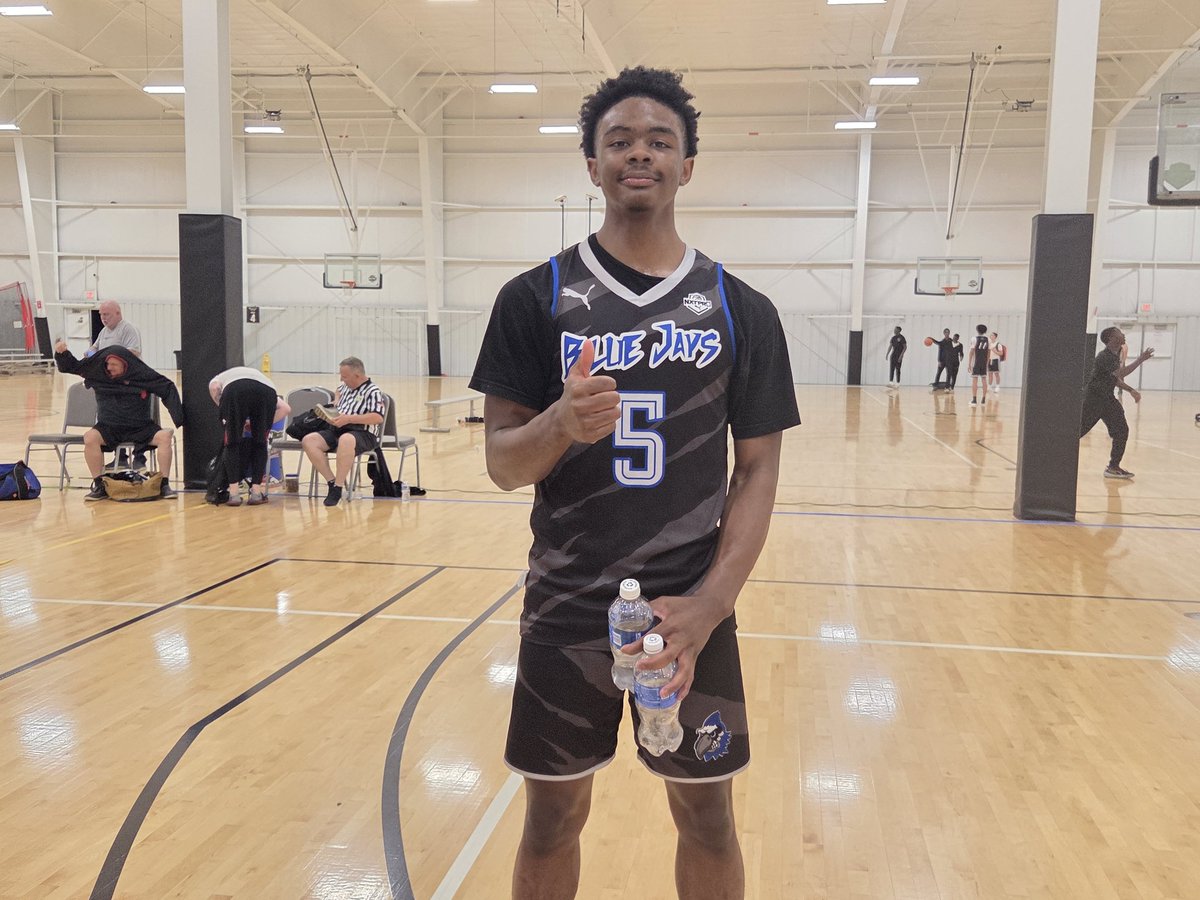 Falcon Howard (@falconhoward16) on Twitter photo Player of the Game:
Kam Williams, 6'1" G (SC Bluejays 2026)
<a href="/Kamkash25/">Kam W</a> | <a href="/ScBluejays/">SC BlueJays</a> | <a href="/NxtProHoops/">NXTPRO Hoops</a>
-25 pts
-Great shooter
-Great driver, uses strong moves to get to bucket (hesi stutter step, euro, etc)
-Good runner shot
-Great hands, jumps passing lanes
-Transition threat Player of the Game:
Kam Williams, 6'1" G (SC Bluejays 2026)
<a href="/Kamkash25/">Kam W</a> | <a href="/ScBluejays/">SC BlueJays</a> | <a href="/NxtProHoops/">NXTPRO Hoops</a>
-25 pts
-Great shooter
-Great driver, uses strong moves to get to bucket (hesi stutter step, euro, etc)
-Good runner shot
-Great hands, jumps passing lanes
-Transition threat