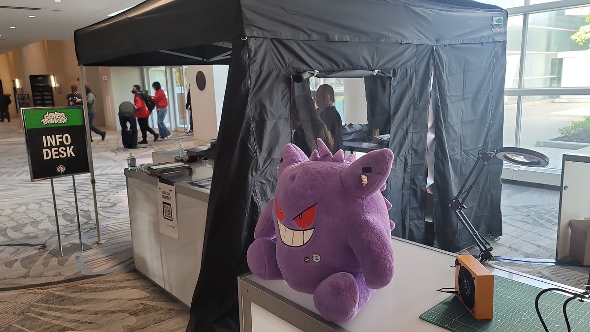 Good morning #combobreaker2025! Info desk and repair bench are live and alive! 

We're here to answer all your questions!