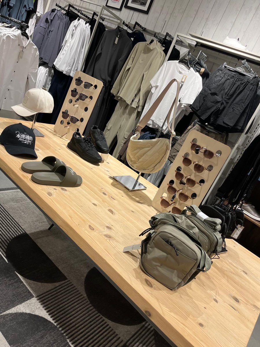 The Mall, Wood Green (@mallwoodgreen) on Twitter photo It’s officially shorts and t-shirt season <a href="/riverisland/">River Island</a>. 🩳👕
Isn’t about time you updated your summer wardrobe?
#WoodGreen #TheMallWG It’s officially shorts and t-shirt season <a href="/riverisland/">River Island</a>. 🩳👕
Isn’t about time you updated your summer wardrobe?
#WoodGreen #TheMallWG