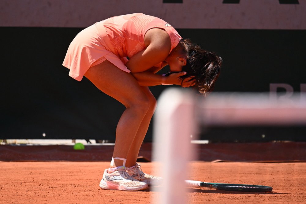 ¡AL CUADRO PRINCIPAL DE ROLAND GARROS!

Sí. Lo gritamos en mayúsculas porque es su primer cuadro principal en un Grand Slam. ¡Seguimos, Leyre! 🦾

📸 FFT
