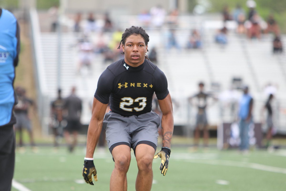 Georgia is an early player in the the recruitment of elite 2027 safety Ta’Shawn Poole. He dives in on the Bulldogs. #GoDawgs

Story: on3.com/teams/georgia-…