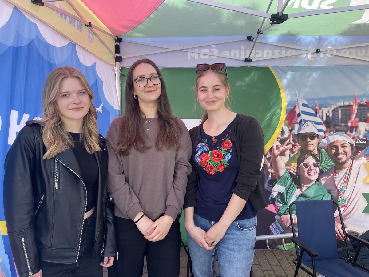 JasnaGoraNews's tweet image. &quot;Jesteśmy nadzieją!” pod takim hasłem na #JasnaGóra odbywa się 26. Pielgrzymka Młodych z Radiem Maryja. Organizatorzy zwracają uwagę, że pielgrzymka to oddanie Matce Bożej wszystkiego czym żyje młodzież. To spotkanie z Panem Bogiem, czas uwielbienia i świadectw.