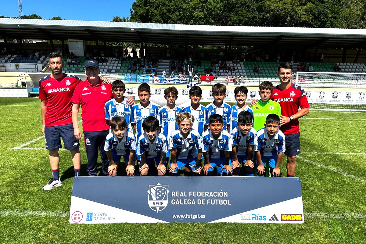 RFGF (@futgal) on Twitter photo ๐ FASE FINAL do Campionato Galego de F8
๐ En marcha a ๐
๐๐๐๐ na categorรญa ๐๐๐๐๐๐๐ฬ๐ e a loita polo 3ยบ e 4ยบ postos
๐๏ธ Estadio de A Magdalena
๐ฅ <a href="/CanteiraCeleste/">Canteira Celeste</a> ๐ AD Vila do Corpus
๐ฅ <a href="/DeporCanteira/">Dรฉpor Canteira</a> ๐ Fabril FC
๐บ En DIRECTO: agalega.gal/videos/251584-โฆ ๐ FASE FINAL do Campionato Galego de F8
๐ En marcha a ๐
๐๐๐๐ na categorรญa ๐๐๐๐๐๐๐ฬ๐ e a loita polo 3ยบ e 4ยบ postos
๐๏ธ Estadio de A Magdalena
๐ฅ <a href="/CanteiraCeleste/">Canteira Celeste</a> ๐ AD Vila do Corpus
๐ฅ <a href="/DeporCanteira/">Dรฉpor Canteira</a> ๐ Fabril FC
๐บ En DIRECTO: agalega.gal/videos/251584-โฆ