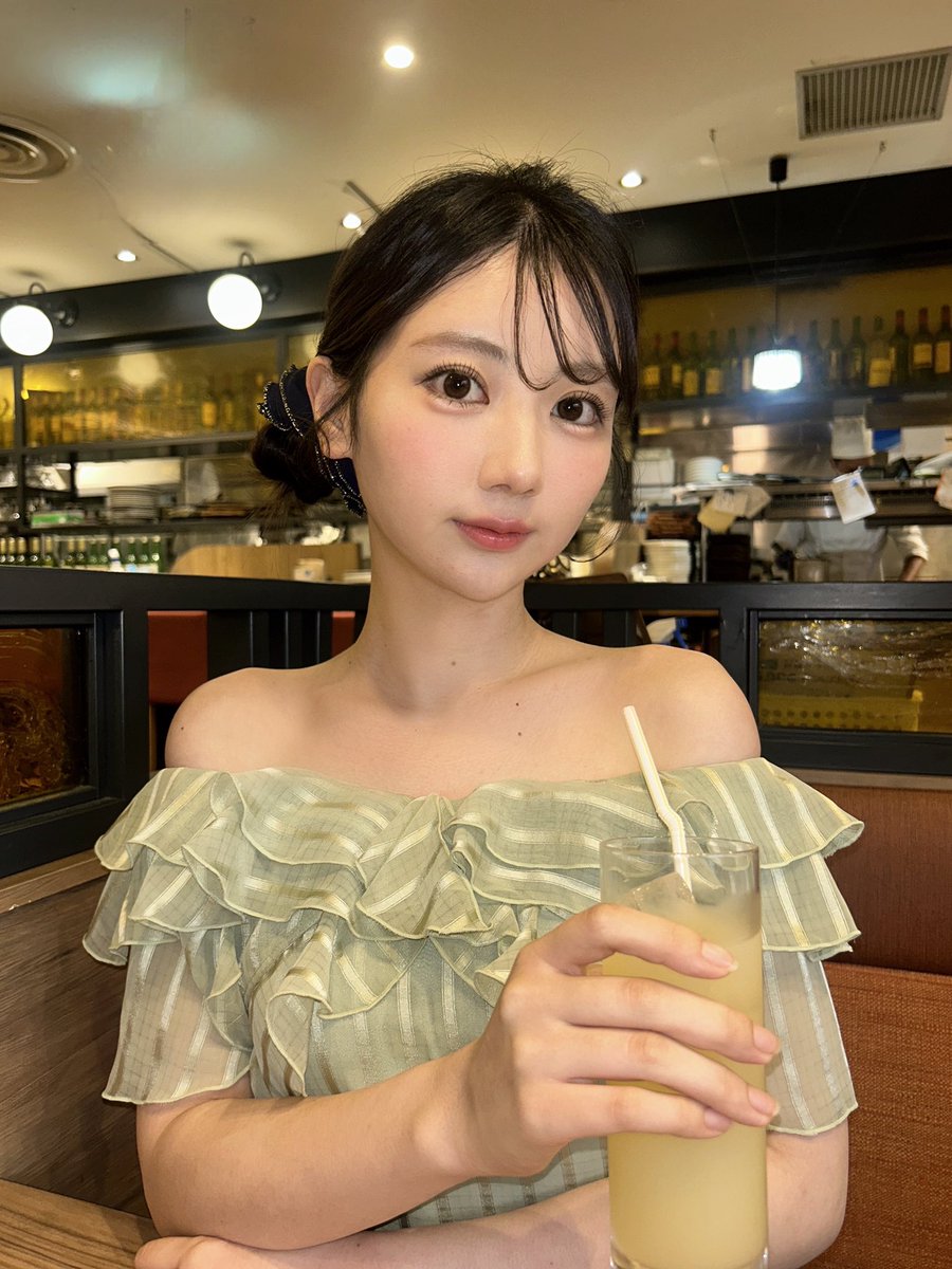 正規の使い方じゃないけど、
オフショルにして着るのも鬼かわいい☝️💖

<a href="/dazzlin_com/">dazzlin</a>