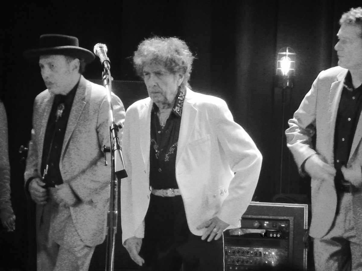 “Bob Dylan is the father of my country.” - ⁦<a href="/springsteen/">Bruce Springsteen</a>⁩
Happy birthday, ⁦<a href="/bobdylan/">Bob Dylan</a>⁩ 
(📸 me)