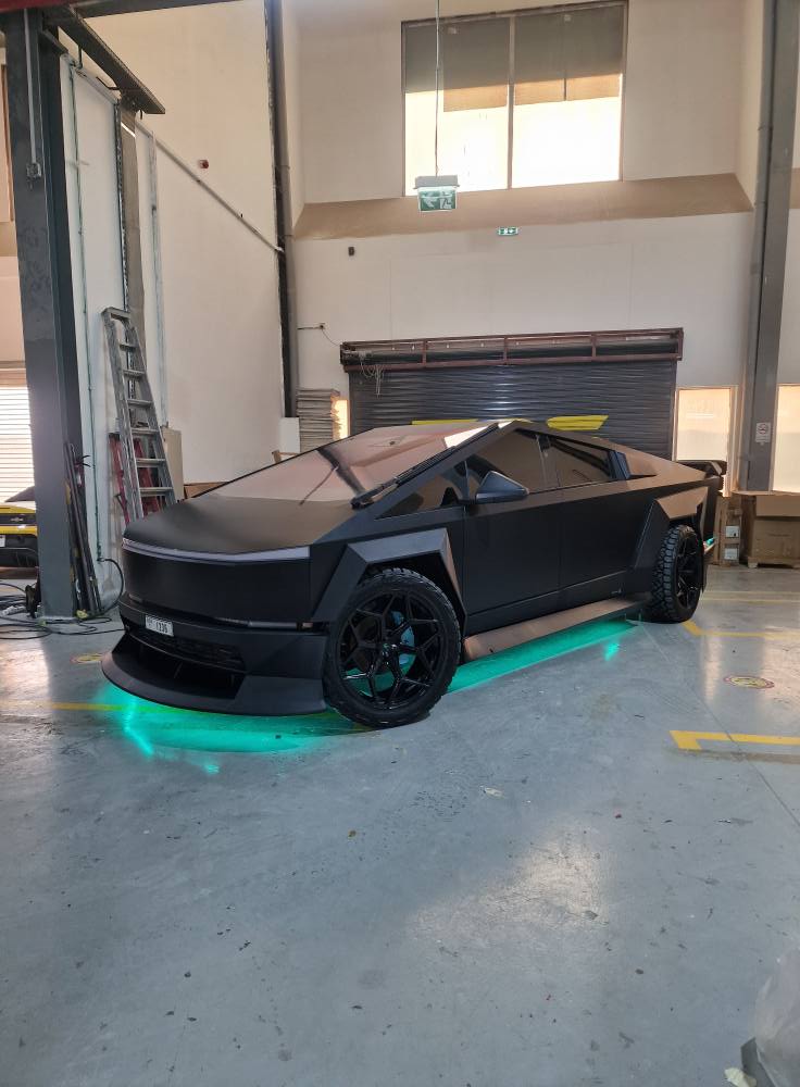 NotATeslaApp's tweet image. What do you think of this custom Cybertruck kit, the TK Cybertron.

Custom built by Zeeshan Khan